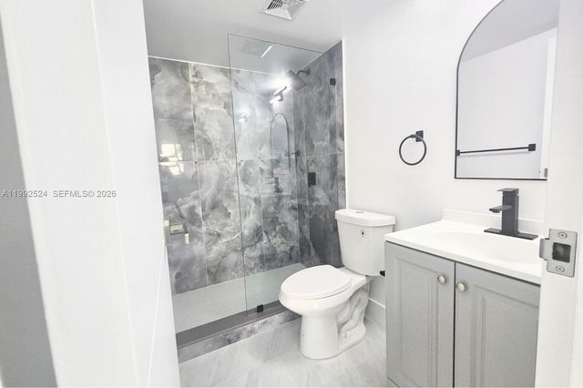 333 NW 17th Ct 203B, Fort Lauderdale, FL 33311