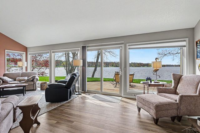 4589 N Island Drive, Sanford, MI 48657