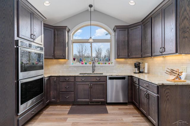 4589 N Island Drive, Sanford, MI 48657