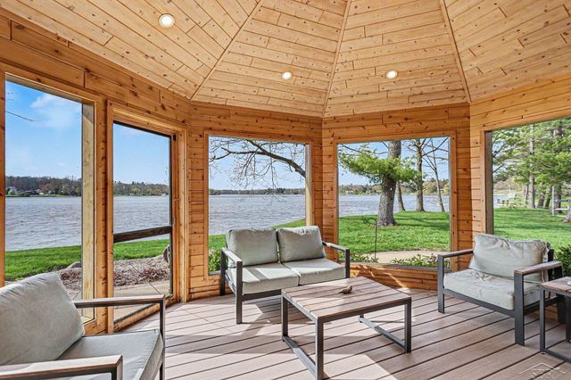 4589 N Island Drive, Sanford, MI 48657