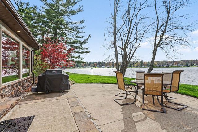 4589 N Island Drive, Sanford, MI 48657