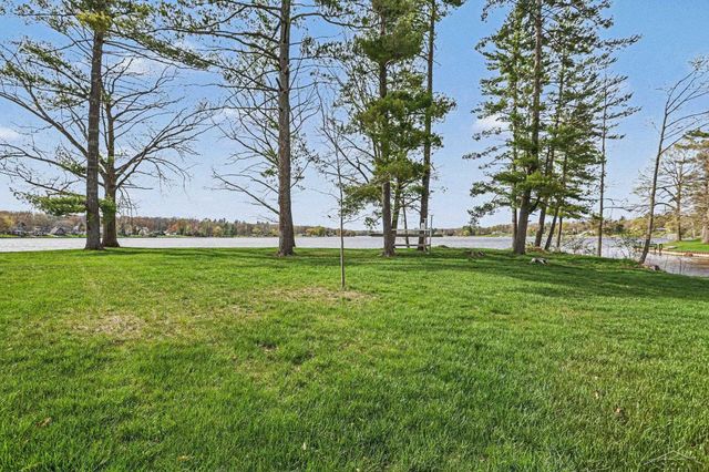 4589 N Island Drive, Sanford, MI 48657