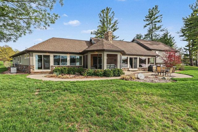 4589 N Island Drive, Sanford, MI 48657