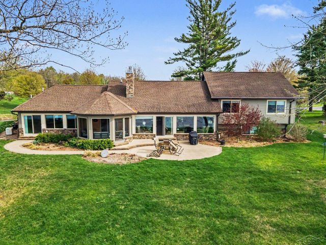 4589 N Island Drive, Sanford, MI 48657