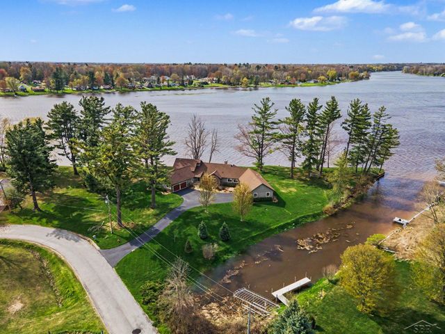 4589 N Island Drive, Sanford, MI 48657