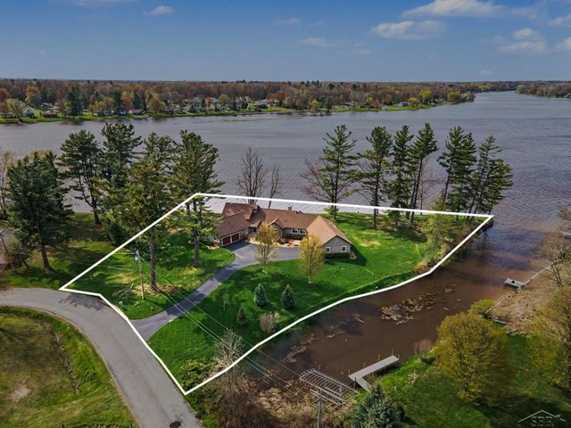4589 N Island Drive, Sanford, MI 48657