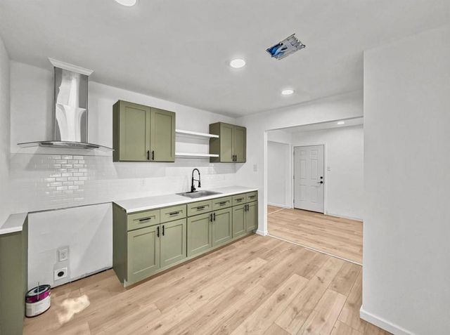 2208 Norwood Drive, Orange, TX 77630