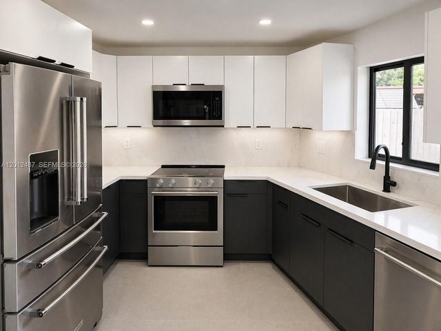 2024 NW 10th Ave, Fort Lauderdale, FL 33311