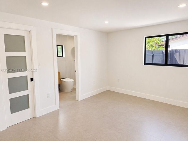 2024 NW 10th Ave, Fort Lauderdale, FL 33311
