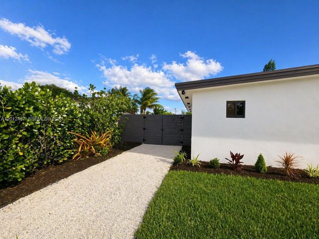 2024 NW 10th Ave, Fort Lauderdale, FL 33311