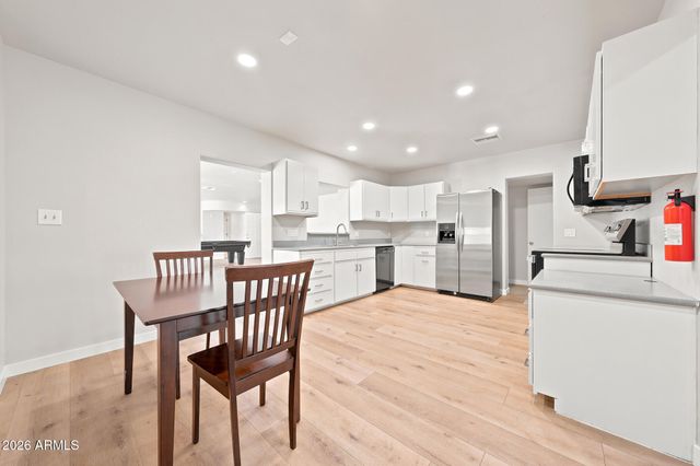 137 E VISTA DEL CERRO Drive, Tempe, AZ 85281