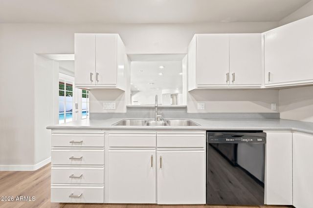137 E VISTA DEL CERRO Drive, Tempe, AZ 85281