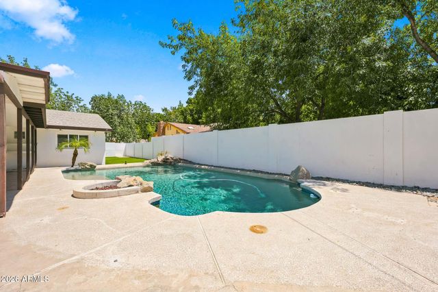 137 E VISTA DEL CERRO Drive, Tempe, AZ 85281