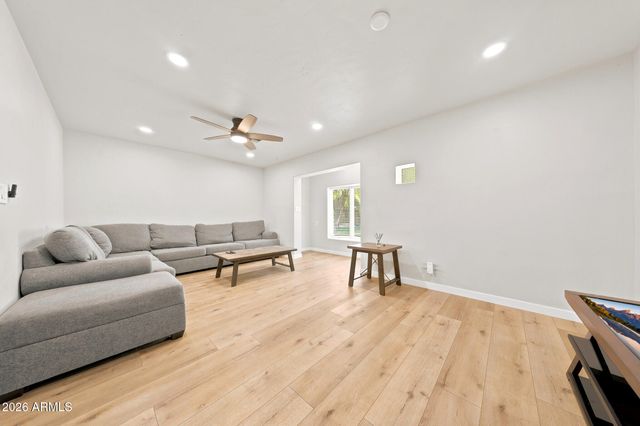 137 E VISTA DEL CERRO Drive, Tempe, AZ 85281