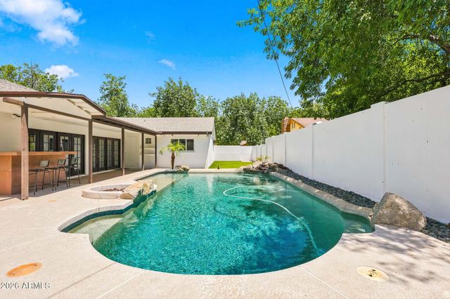 137 E VISTA DEL CERRO Drive, Tempe, AZ 85281