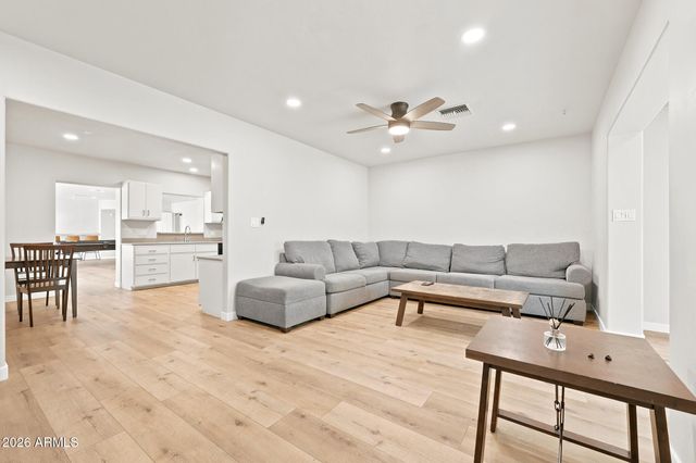 137 E VISTA DEL CERRO Drive, Tempe, AZ 85281