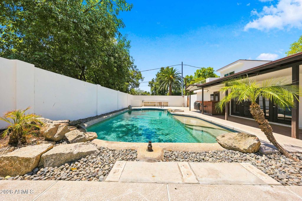 137 E VISTA DEL CERRO Drive, Tempe, AZ 85281 — photo 3
