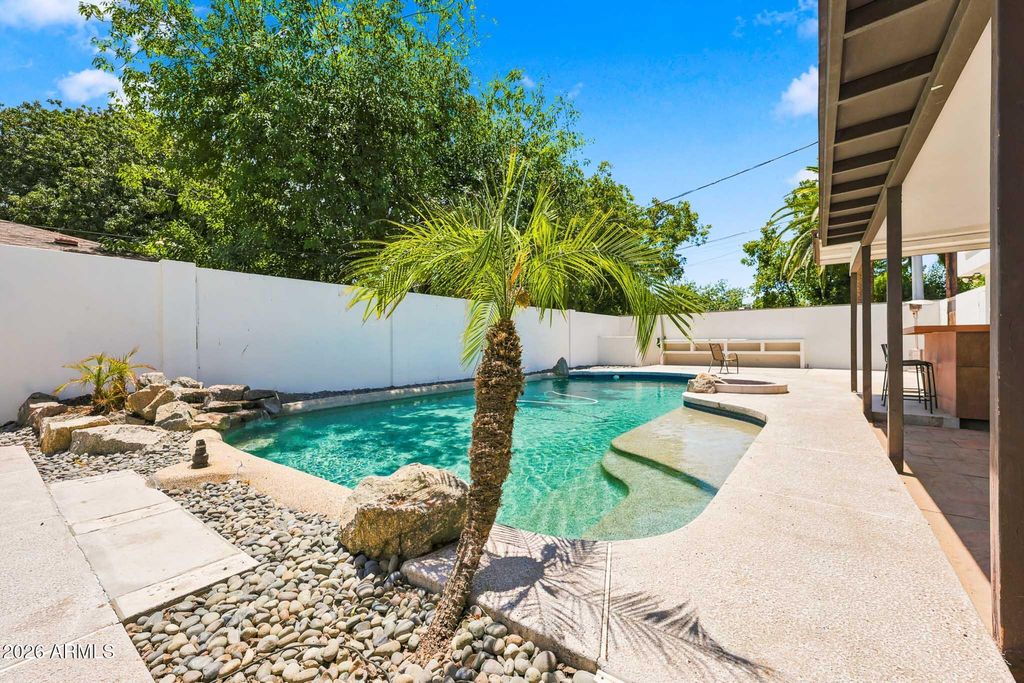 137 E VISTA DEL CERRO Drive, Tempe, AZ 85281 — photo 4