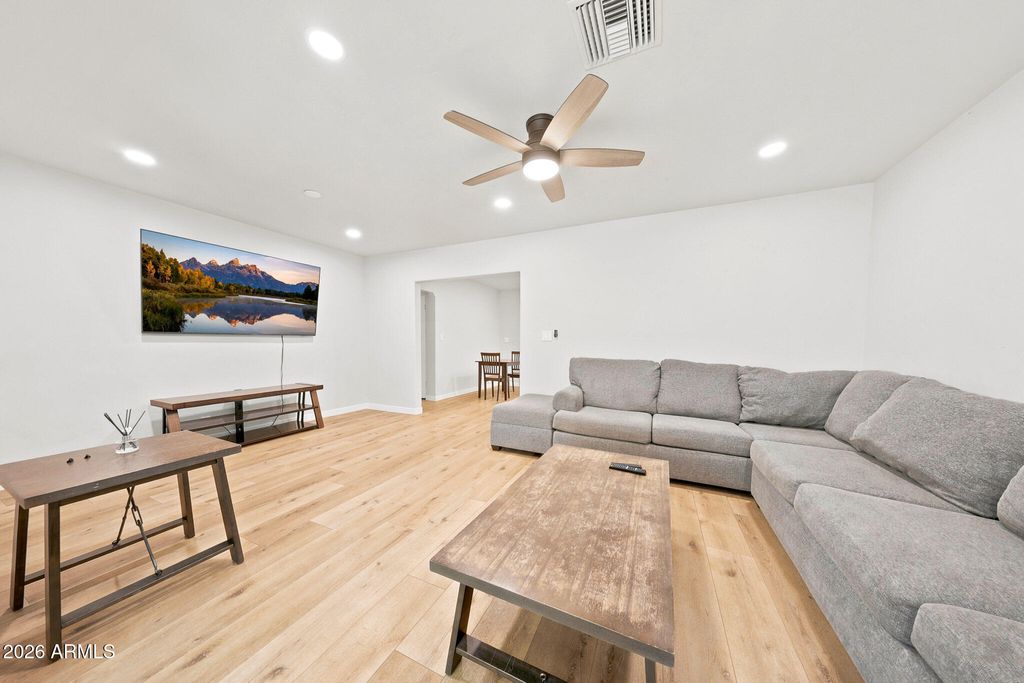 137 E VISTA DEL CERRO Drive, Tempe, AZ 85281 — photo 5