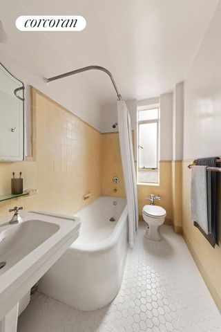 25 Central Park W Apt 9S, New York City, NY 10023