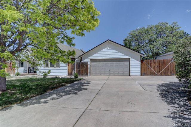 488 S Parfet Street, Lakewood, CO 80226