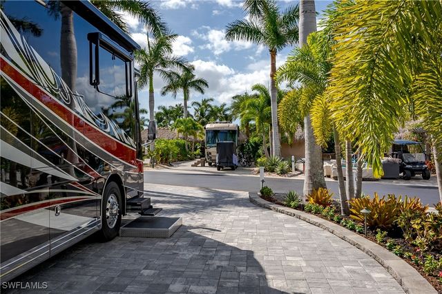 13547 Snook CIR, Naples, FL 34114