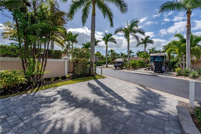 13547 Snook CIR, Naples, FL 34114