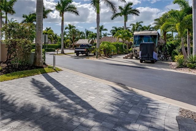 13547 Snook CIR, Naples, FL 34114