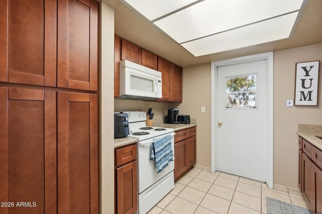 1927 E HAMPTON Avenue 221, Mesa, AZ 85204