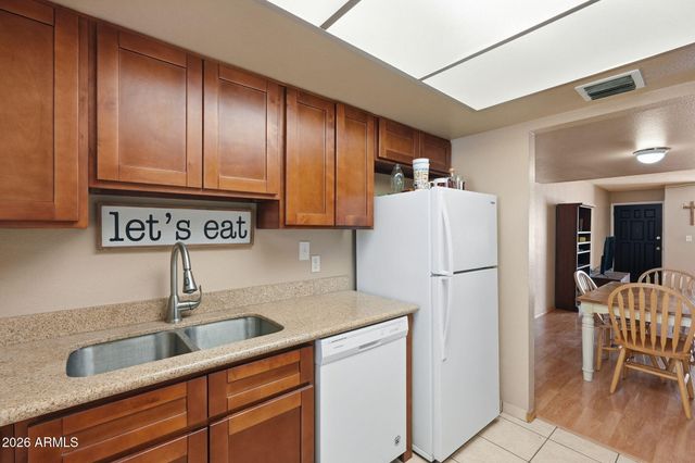 1927 E HAMPTON Avenue 221, Mesa, AZ 85204