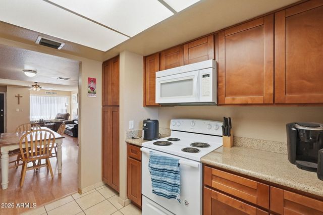 1927 E HAMPTON Avenue 221, Mesa, AZ 85204