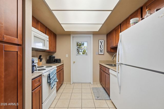 1927 E HAMPTON Avenue 221, Mesa, AZ 85204