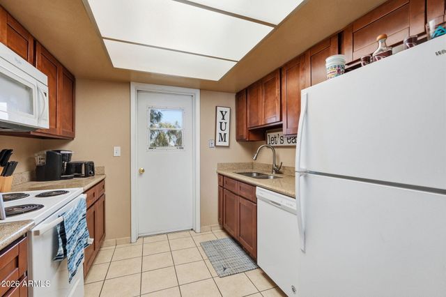 1927 E HAMPTON Avenue 221, Mesa, AZ 85204