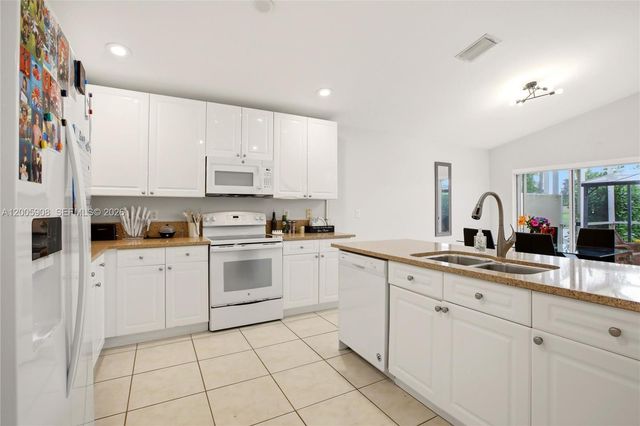 6298 Harbour Chase Dr, Lake Worth, FL 33467