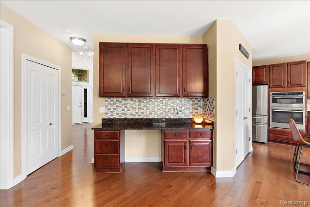 24729 Cavendish Avenue E, Novi, MI 48375