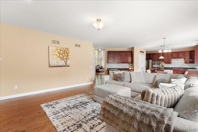 24729 Cavendish Avenue E, Novi, MI 48375