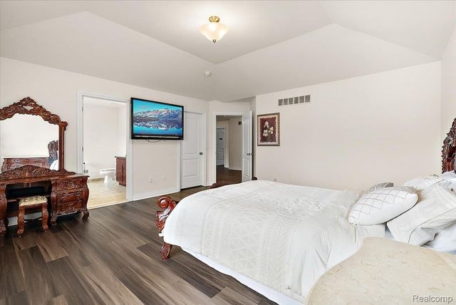 24729 Cavendish Avenue E, Novi, MI 48375