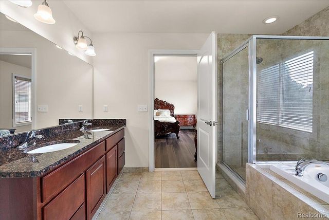 24729 Cavendish Avenue E, Novi, MI 48375