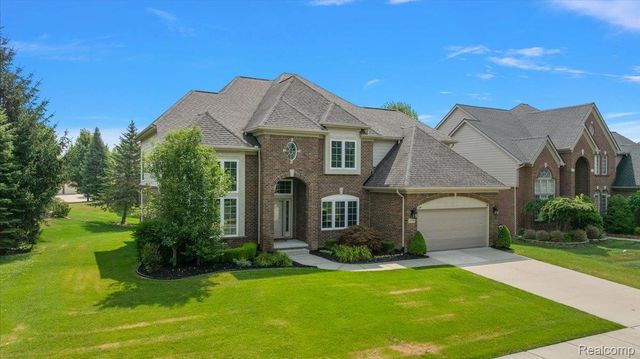 24729 Cavendish Avenue E, Novi, MI 48375