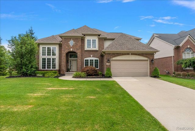 24729 Cavendish Avenue E, Novi, MI 48375