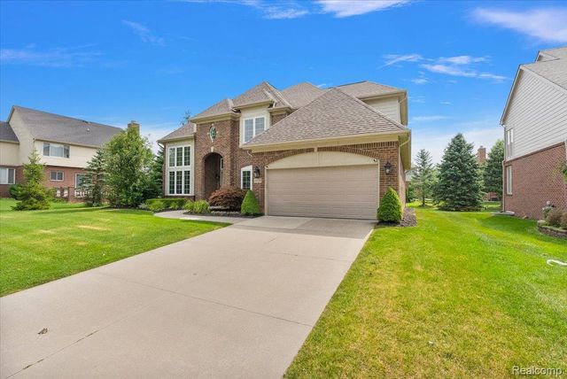 24729 Cavendish Avenue E, Novi, MI 48375