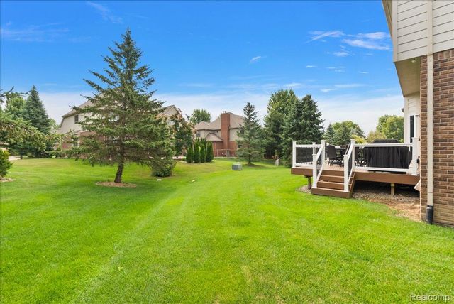 24729 Cavendish Avenue E, Novi, MI 48375