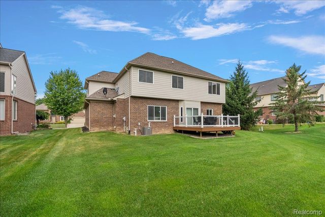 24729 Cavendish Avenue E, Novi, MI 48375