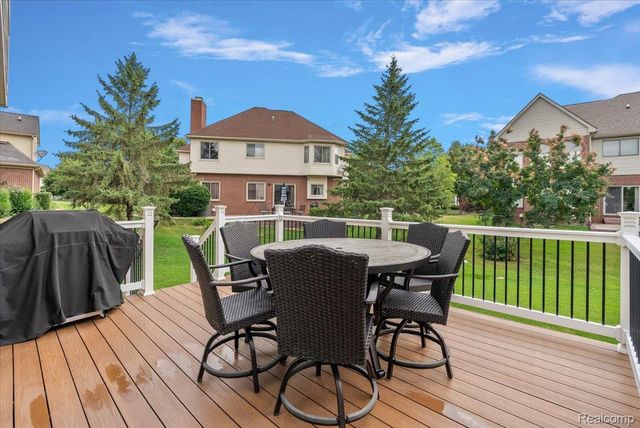 24729 Cavendish Avenue E, Novi, MI 48375