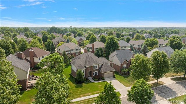 24729 Cavendish Avenue E, Novi, MI 48375