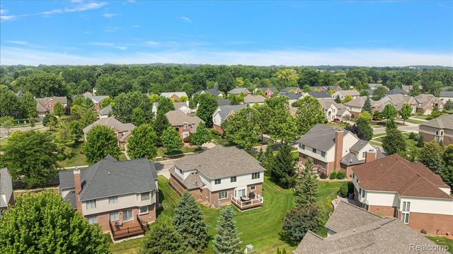 24729 Cavendish Avenue E, Novi, MI 48375