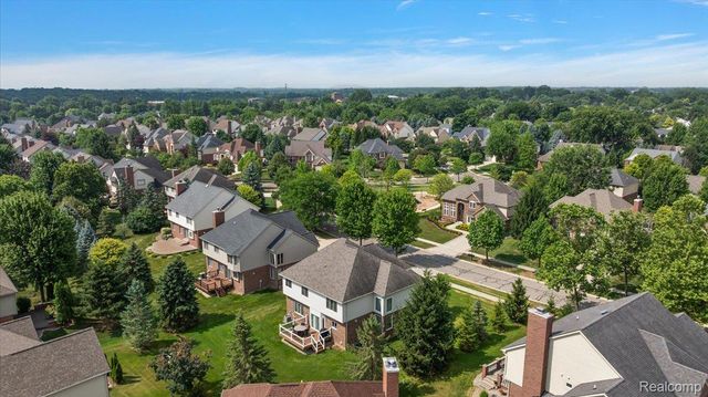 24729 Cavendish Avenue E, Novi, MI 48375