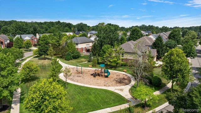 24729 Cavendish Avenue E, Novi, MI 48375