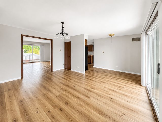 7915 S 84th Avenue 6, Justice, IL 60458