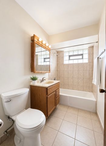 7915 S 84th Avenue 6, Justice, IL 60458